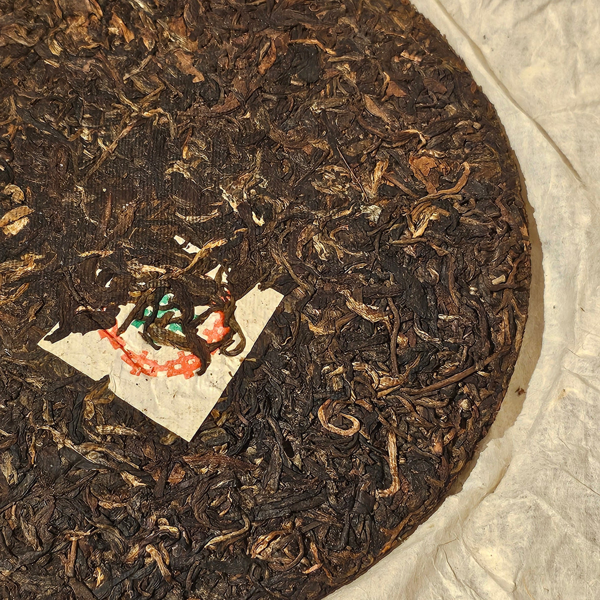 1990 Straight Edge Iron Mold, Pu-Erh Tea Cake, CNNP (Raw/Sheng)