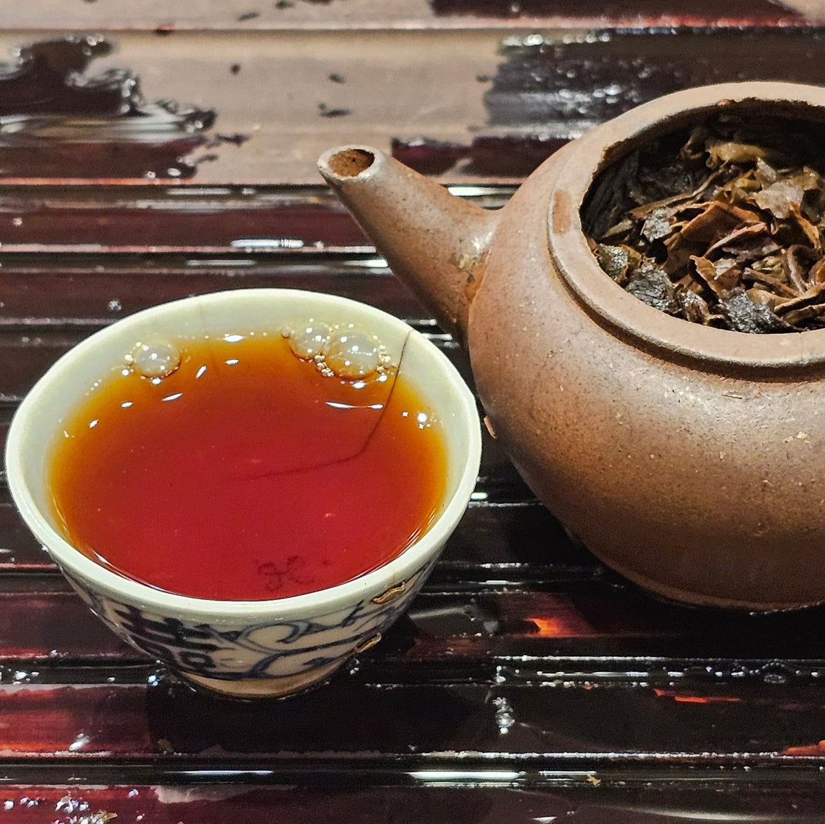 1990 Straight Edge Iron Mold, Pu-Erh Tea Cake, CNNP (Raw/Sheng)